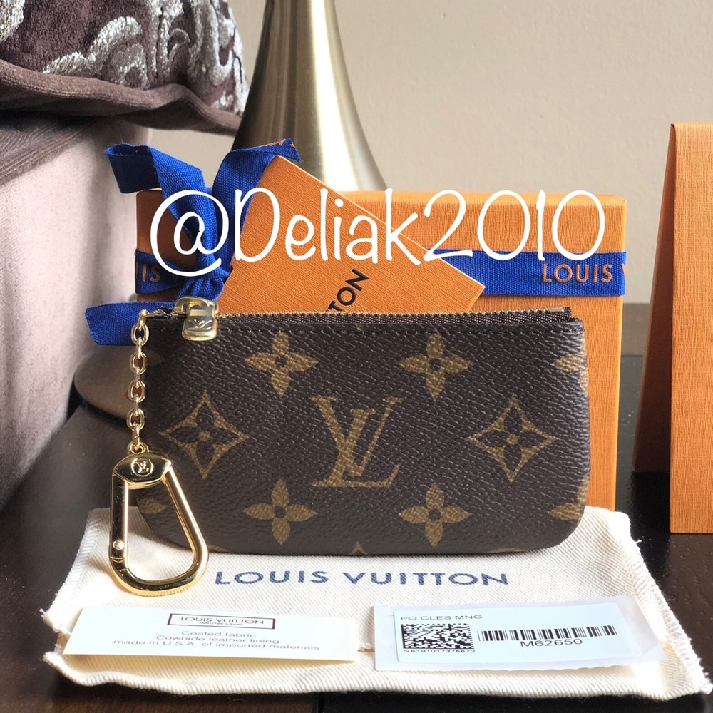 SOLD! NEW Louis Vuitton Monogram Key Pouch Cles 😍